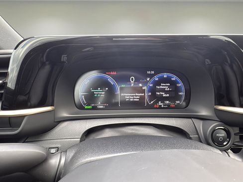 Used 2023 Toyota Crown Limited image 12