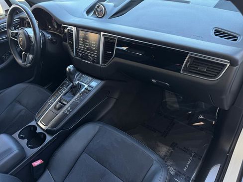Used 2016 Porsche Macan S image 22