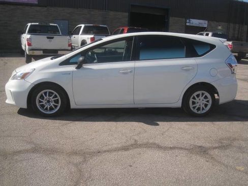 Used 2012 Toyota Prius V Three FWD image 8