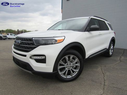 Certified 2024 Ford Explorer XLT w/ Equipment Group 202A AWD/4WD image 45