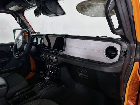 Certified 2025 Jeep Wrangler Sport AWD/4WD image 40