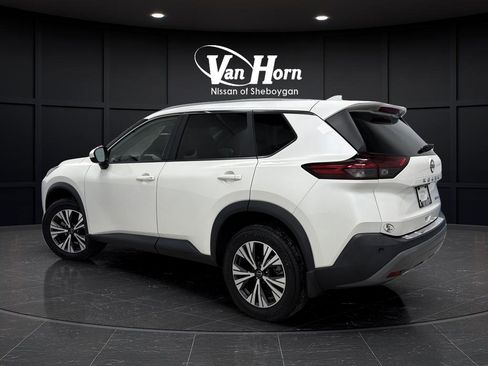 Used 2023 Nissan Rogue SV w/ SV Premium B Package AWD/4WD image 3