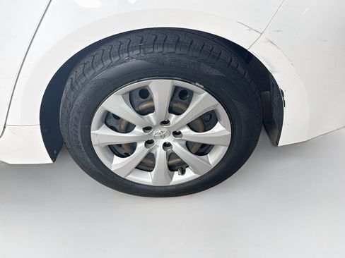 Used 2022 Toyota Corolla LE FWD image 35