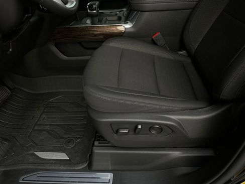 New 2026 GMC Sierra 1500 Elevation image 12