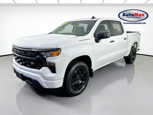 Used 2023 Chevrolet Silverado 1500 Custom image 4