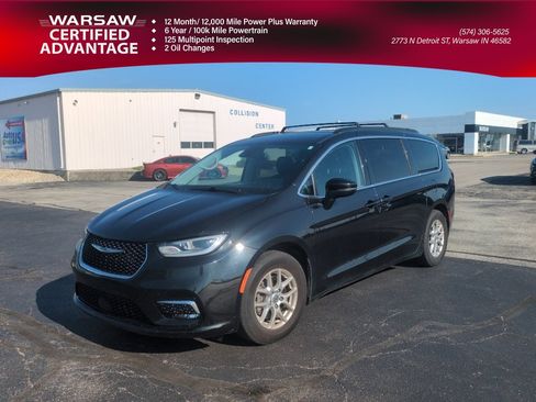 Used 2023 Chrysler Pacifica Touring-L FWD image 1