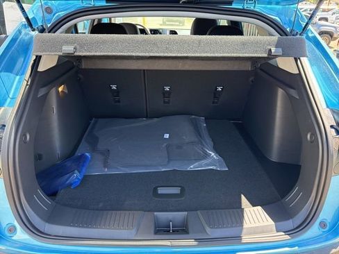 New 2026 Chevrolet Trax LT w/ Sunroof Package FWD image 24
