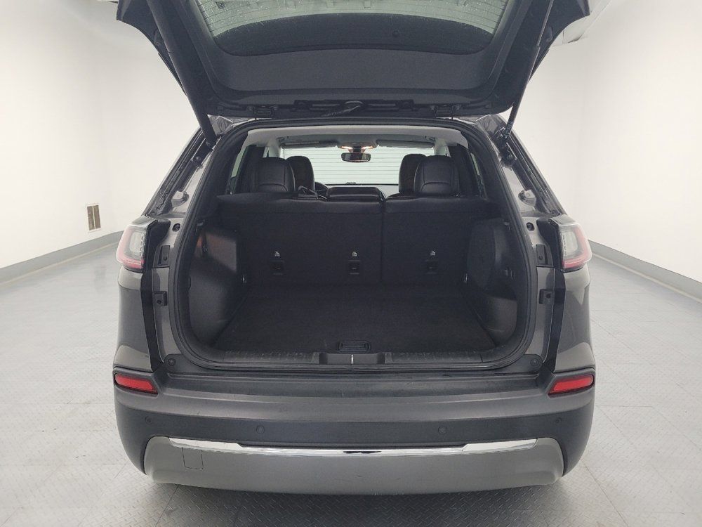 Used 2019 Jeep Cherokee Limited FWD image 29
