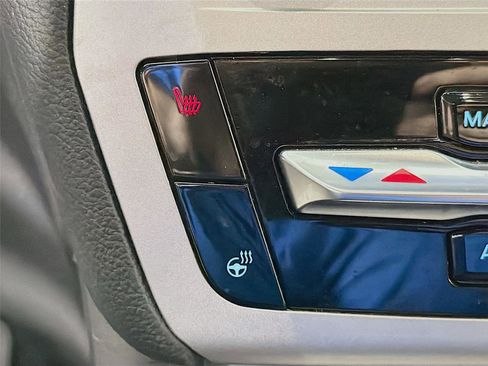 Used 2022 Ford Explorer XLT w/ Equipment Group 202A image 21