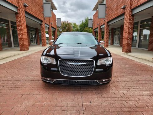 Used 2017 Chrysler 300 C w/ Safetytec Plus Group image 2