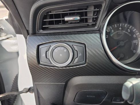 Used 2021 Ford Mustang Coupe RWD image 5
