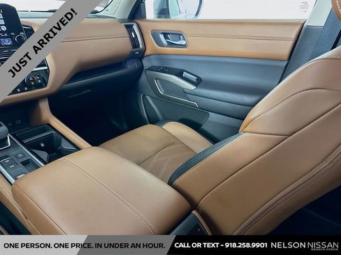 Used 2024 Nissan Pathfinder Platinum w/ Cargo Package image 25