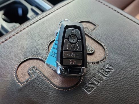 Used 2025 Ford F350 King Ranch AWD/4WD image 54