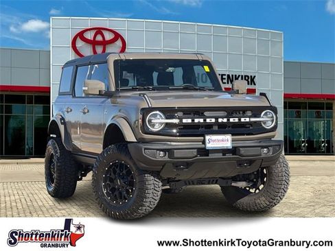 Used 2025 Ford Bronco Outer Banks image 1
