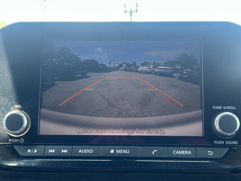 Used 2024 Nissan Pathfinder SV w/ Lighting Package (N92) FWD image 16