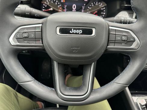 Certified 2022 Jeep Compass Latitude AWD/4WD image 3