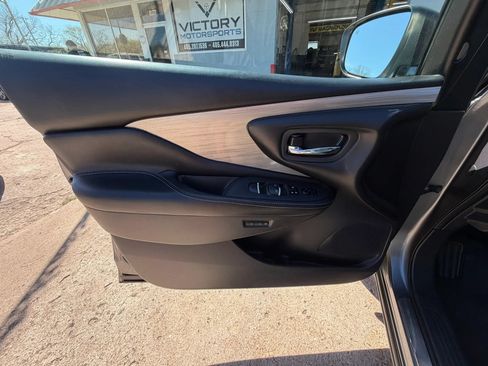 Used 2017 Nissan Murano Platinum w/ Platinum Technology Package FWD image 14