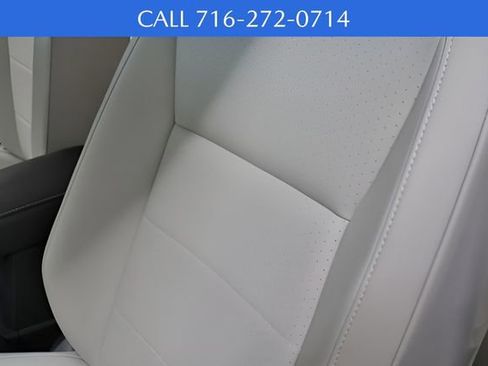 Used 2021 Volkswagen Tiguan SE image 11