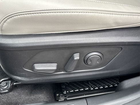 Used 2025 Hyundai Tucson Limited AWD/4WD image 32