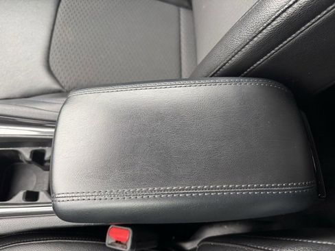 Used 2024 Jeep Compass Latitude image 15