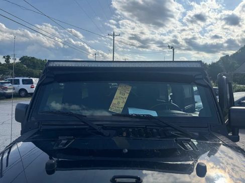 Used 2012 Jeep Wrangler Unlimited Sport AWD/4WD image 21