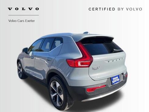 Certified 2025 Volvo XC40 B5 Plus image 4