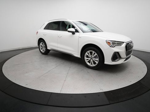 Used 2025 Audi Q3 2.0T Premium w/ Convenience Package image 6