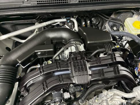 Certified 2025 Subaru Crosstrek 2.5i Limited w/ Crosstrek Mirror Package image 8