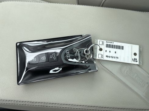 Used 2025 Audi Q5 Premium Plus w/ Premium Plus image 38