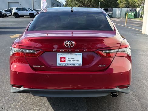 Used 2022 Toyota Camry XLE w/ Navigation Package FWD image 10
