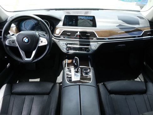 Used 2016 BMW 740i RWD image 10