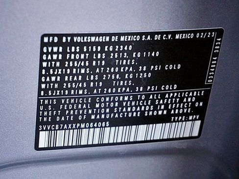 Used 2023 Volkswagen Tiguan SE R-Line image 34