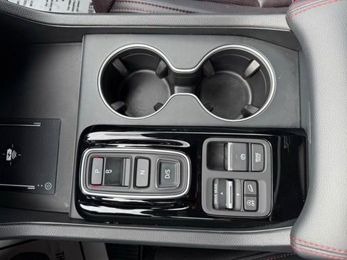 Used 2025 Honda Pilot Black Edition image 36