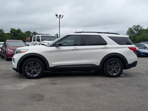 Used 2022 Ford Explorer XLT w/ Equipment Group 202A RWD image 6