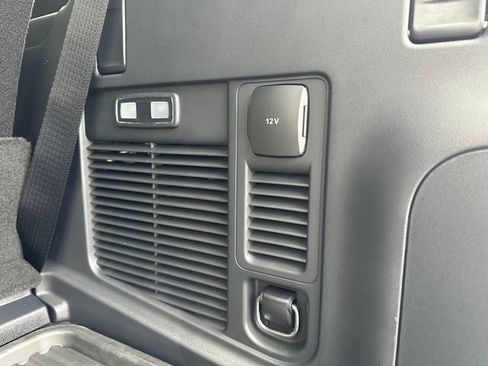 New 2025 Ford Expedition Active image 27