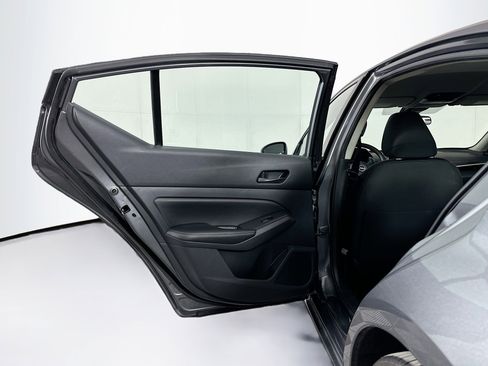 Used 2025 Nissan Altima 2.5 SV FWD image 25
