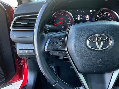 Used 2021 Toyota Camry XSE FWD image 11