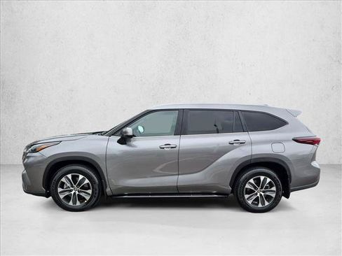 Certified 2026 Toyota Highlander XLE AWD/4WD image 9