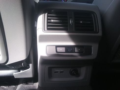 Used 2023 Audi Q5 2.0T Premium image 12