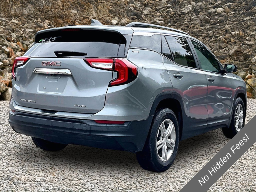 Used 2023 GMC Terrain SLE w/ Driver Convenience Package AWD/4WD image 2