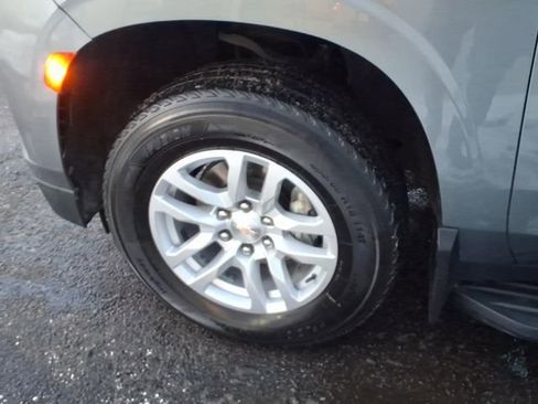 Used 2022 Chevrolet Tahoe LT w/ Luxury Package image 8