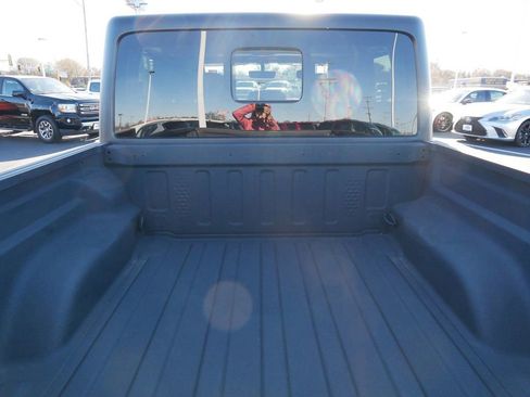 Used 2021 Jeep Gladiator Sport image 19