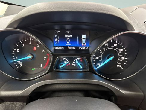 Used 2018 Ford Escape Titanium w/ Ford Safe & Smart Package AWD/4WD image 33