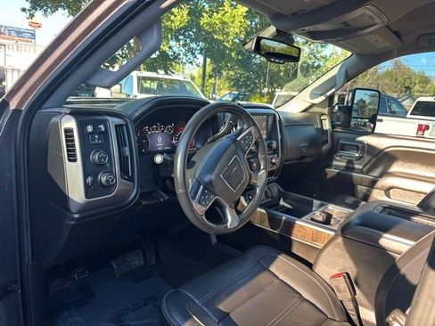 Used 2016 GMC Sierra 2500 Denali w/ Duramax Plus Package AWD/4WD image 11