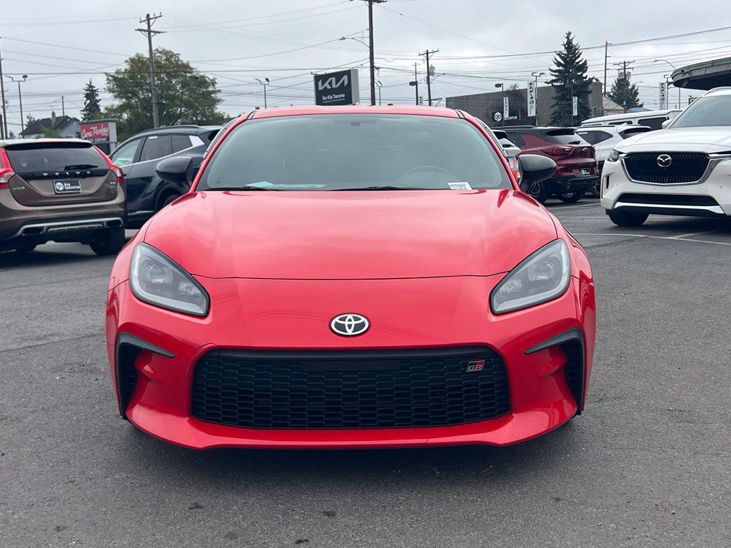 Used 2023 Toyota GR86 w/ ALL Weather Mat Package (TMS) RWD image 6
