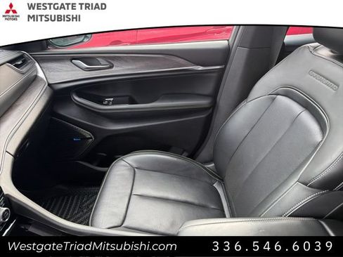 Used 2023 Jeep Grand Cherokee Overland AWD/4WD image 14
