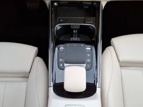 Used 2021 Mercedes-Benz GLA 250 4MATIC image 23