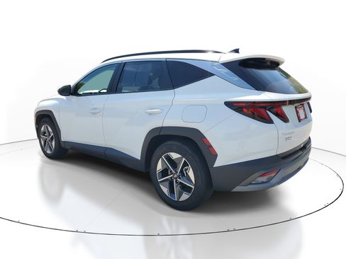 Used 2025 Hyundai Tucson SEL FWD image 4