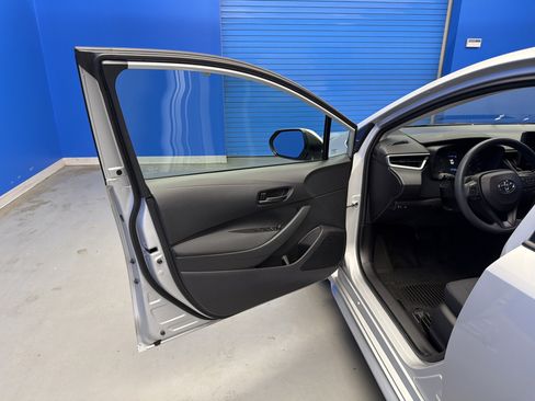 Used 2023 Toyota Corolla LE FWD image 10