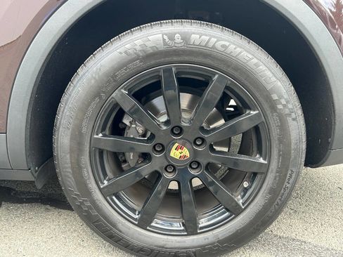 Used 2019 Porsche Cayenne image 11